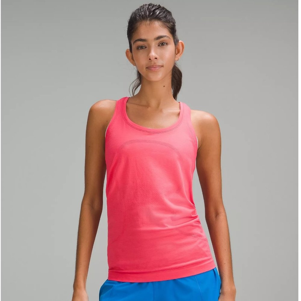 Swiftly Tech Racerback Tank Top 2.0 in Lip Gloss Size 8